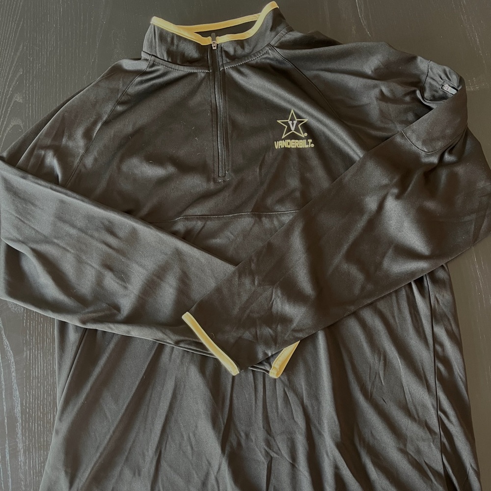 Vanderbilt Quarter zip by Colosseum size Large